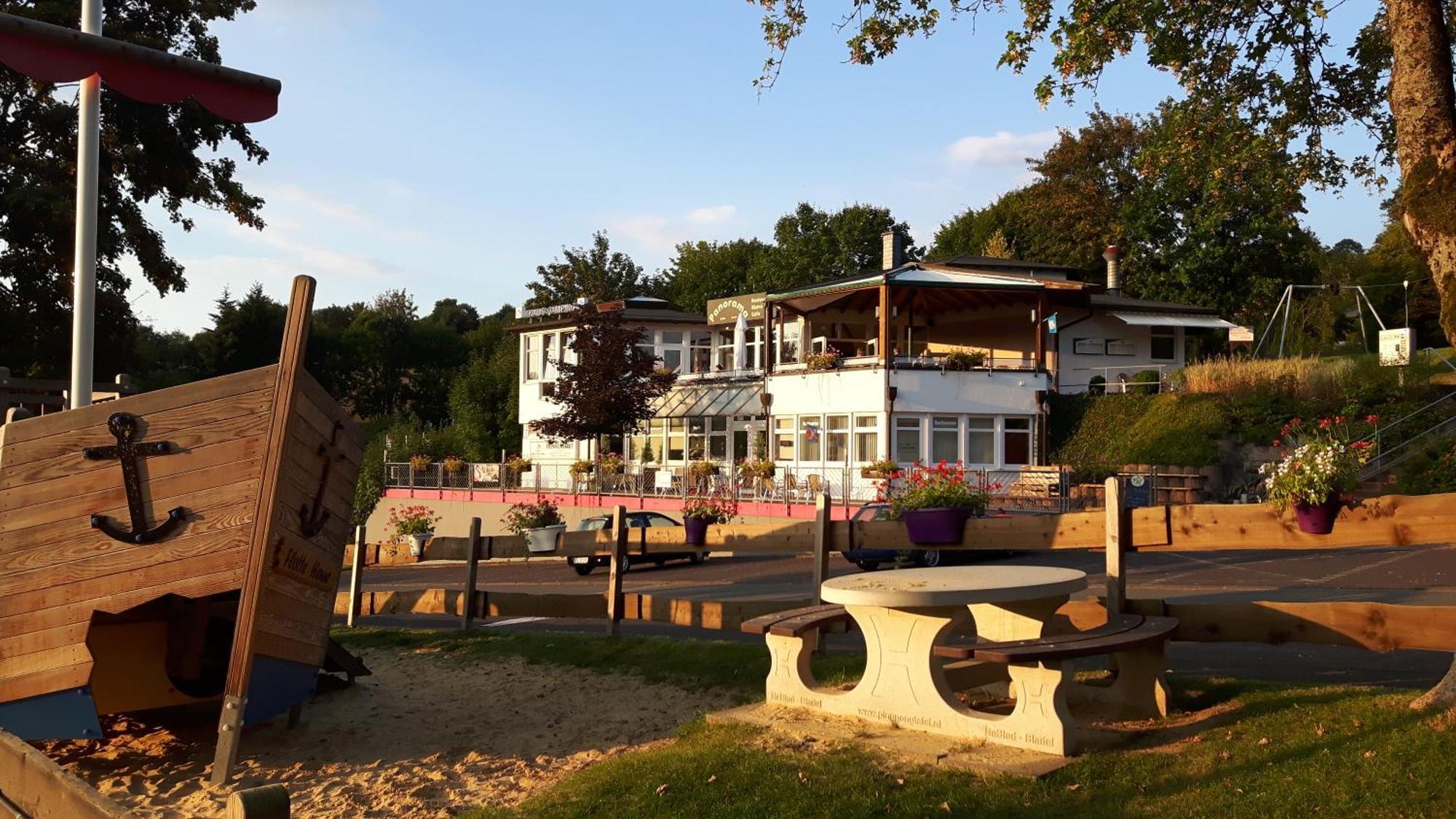 Knaus Campingpark Hennesee Meschede Bagian luar foto
